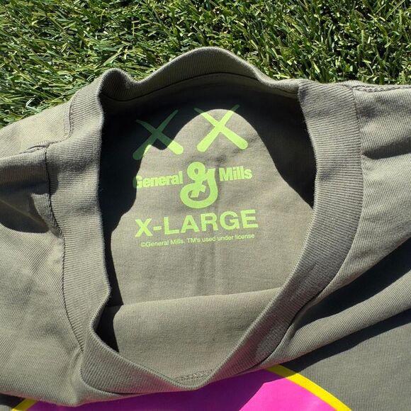 Kaws Men's Green and Pink T-shirt - Picture 3 of 4